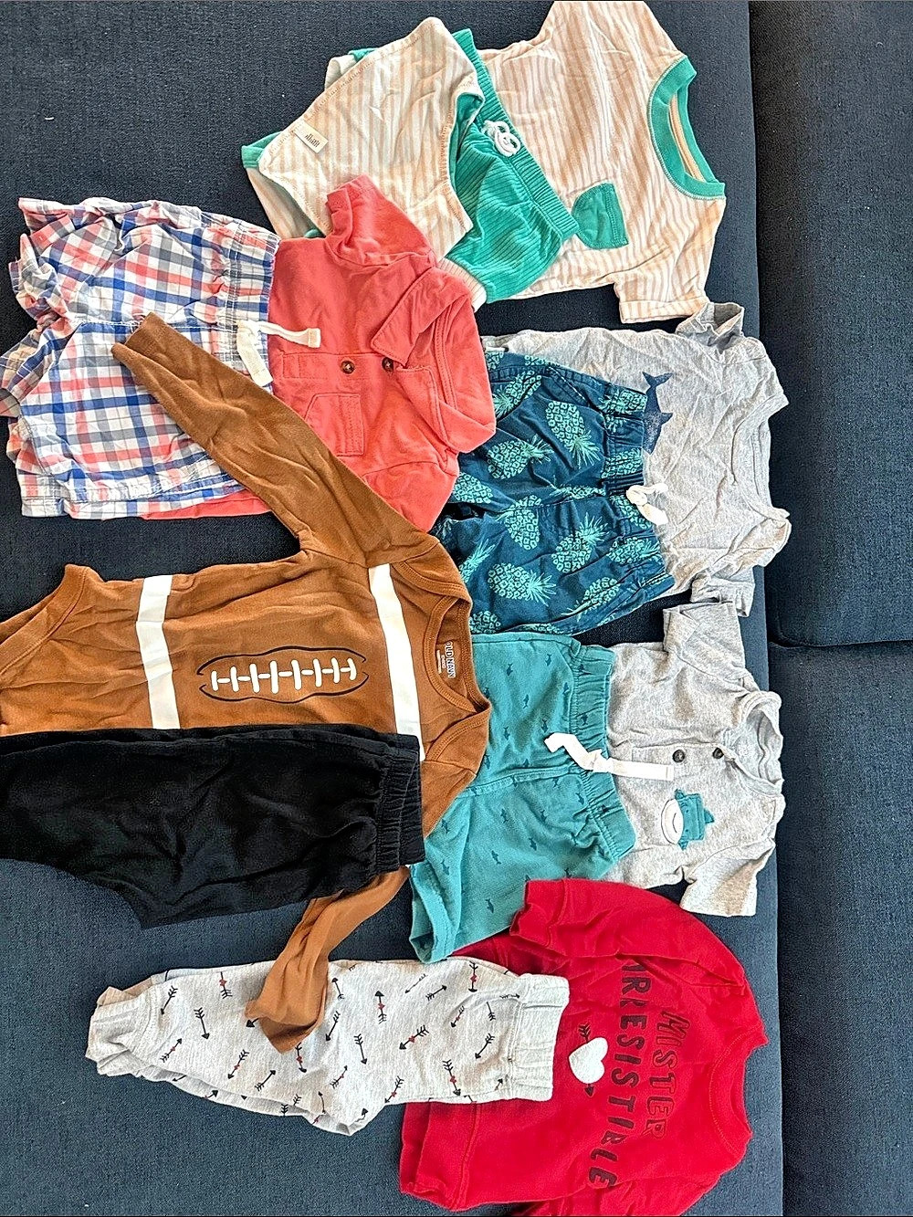 Bundle of 6 baby clothes size 12 months